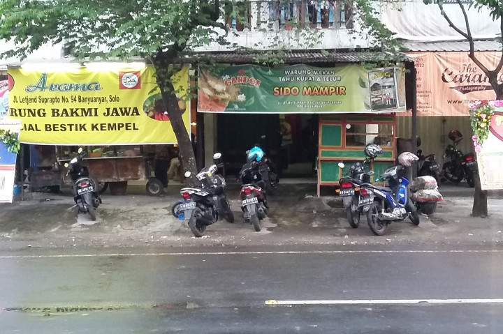 Kahiyang-Bobby Menikah, Pedagang Raih Berkah