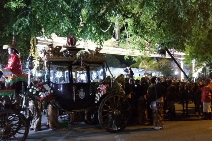 Sesi Resepsi Malam Diawali Kirab Kereta Kuda