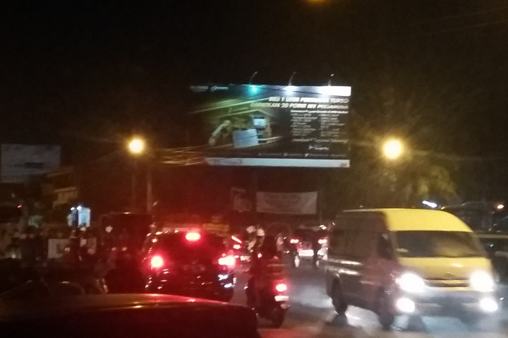 Jalan ke Lokasi Resepsi Kahiyang-Bobby Padat Merayap