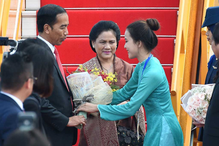 Presiden Jokowi Hadiri KTT APEC Vietnam