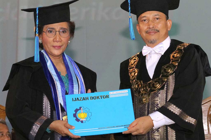 Gelar Honoris Causa dari ITS untuk Susi Pudjiastuti