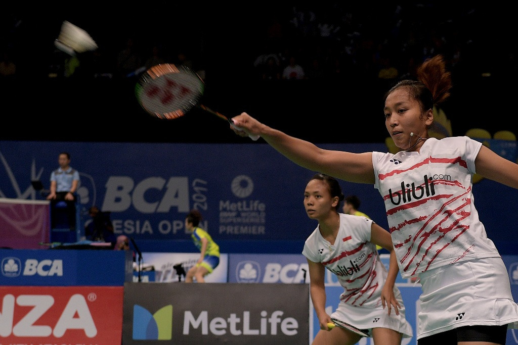 Della Destiara Haris (kiri) dan Rosyita Eka Putri Sari (kanan). (Foto: ANTARA FOTO/Sigid Kurniawan)