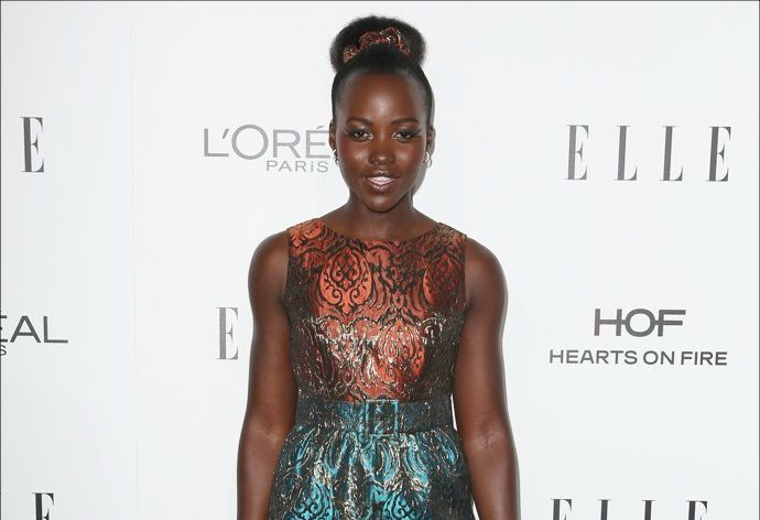 Lupita Nyong'o Kesal Rambut Keritingnya di Sampul Majalah Dihilangkan