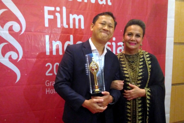 Edwin 'Terbang' Lewat Film Posesif