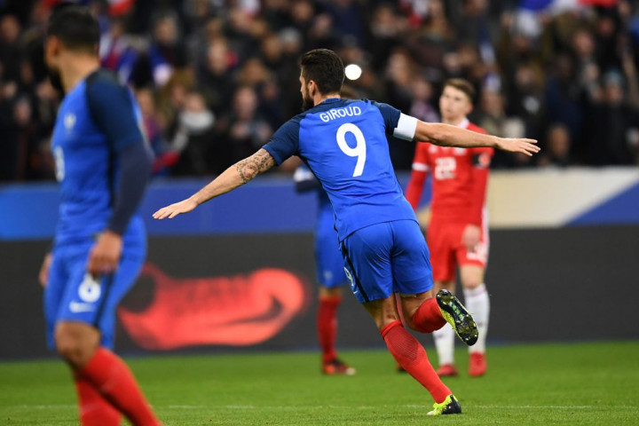 Giroud Terancam Absen di Derby London