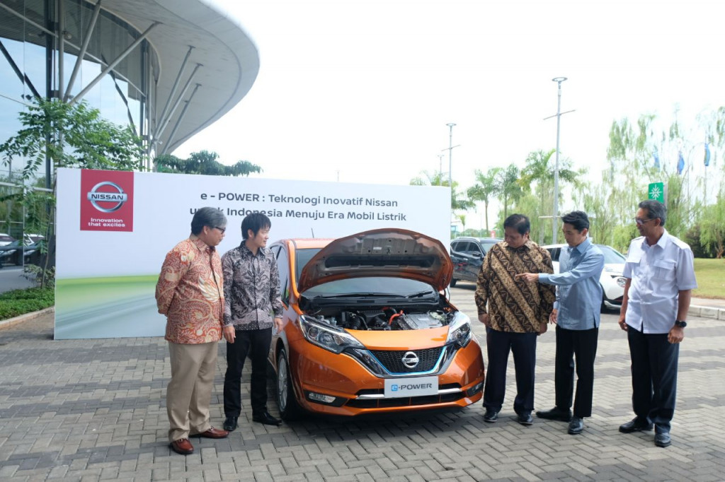 Airlangga Hertanto menjajal Nissan Note e-Power. MTVN/Ekawan