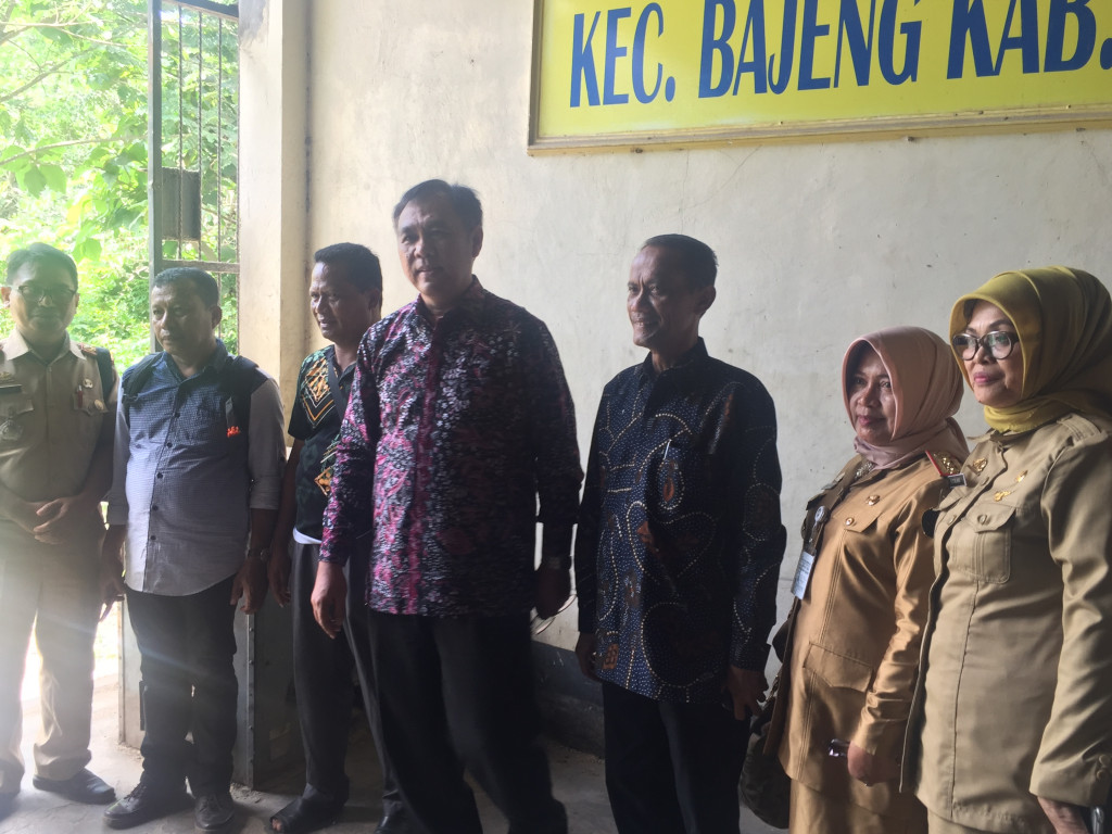  Kepala Badan Ketahanan Pangan Kementerian Pertanian Agung Hendriadi di gudang cadangan pangan Gapoktan Baji Gau (Foto:Metrotvnews.com/Gervin N. Purba)