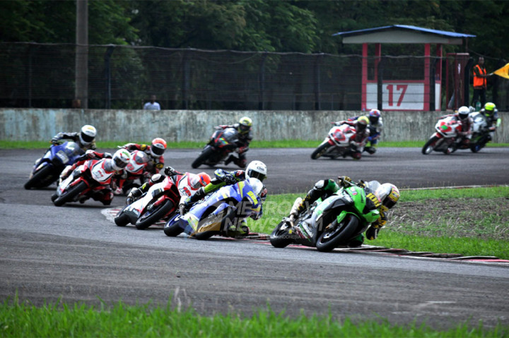 Panasnya IRS 2017 Kejuaraan Nasional 250 cc Seri-5