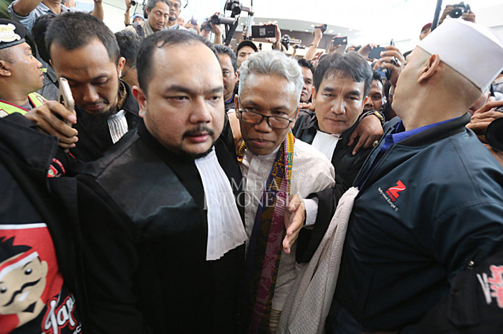 Buni Yani Divonis 1 Tahun 6 Bulan Penjara