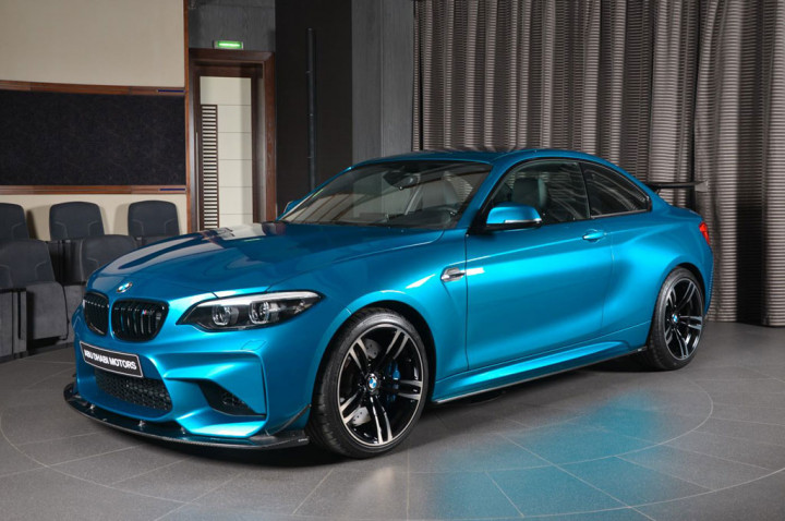 BMW M2, Pakai Bodi Serba Carbon