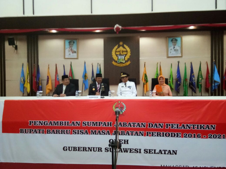 Gubernur Sulsel Lantik Bupati Barru