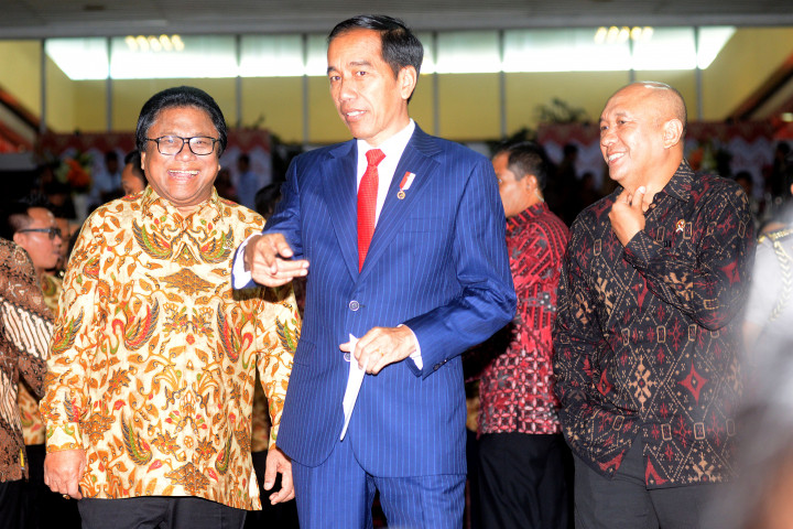 Oso Singgung Pembangunan Gedung DPD di Depan Jokowi