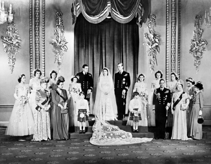 Elizabeth II, Prince Philip Mark 70th Wedding Anniversary