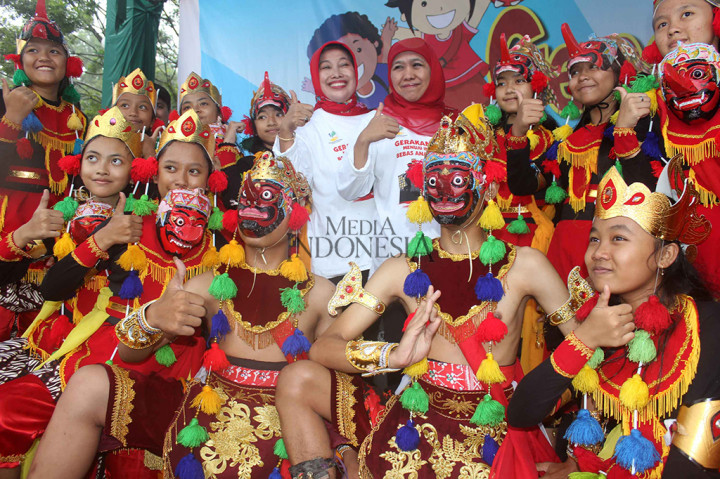 Mensos Khofifah Peringati Hari Anak Internasional di Malang