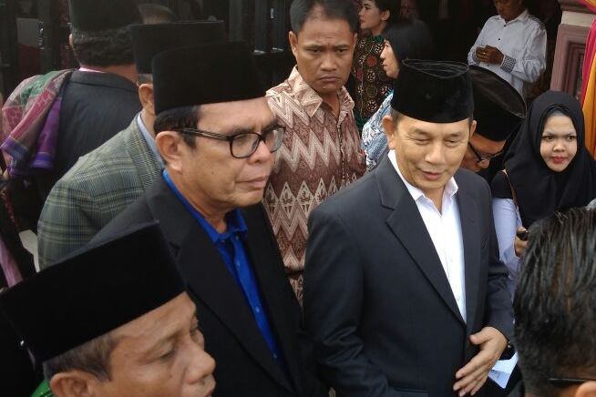 Keluarga Bobby Siapkan Upacara Pemberian Marga Kahiyang