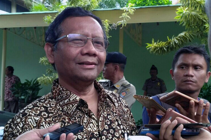 Mahfud Sarankan DPR Pecat Novanto sebagai Ketua