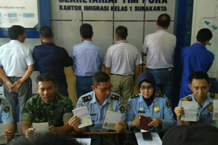 Sembilan WN Tiongkok Dideportasi