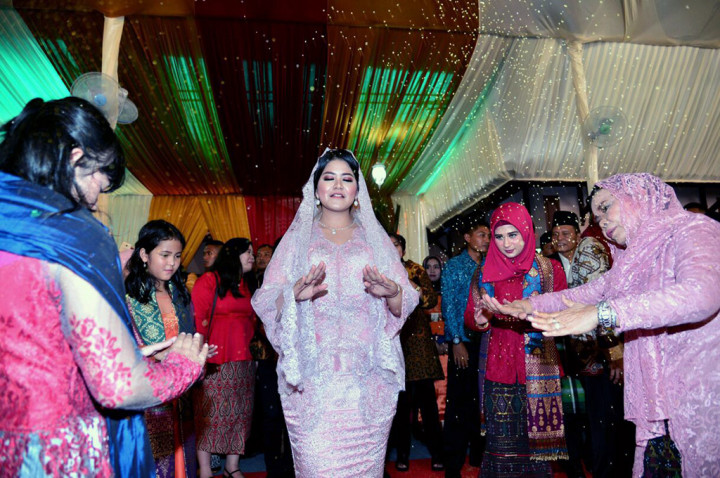 Kahiyang Manortor Bersama Boru Siregar Sebelum Dilepas ke Rumah Mertua