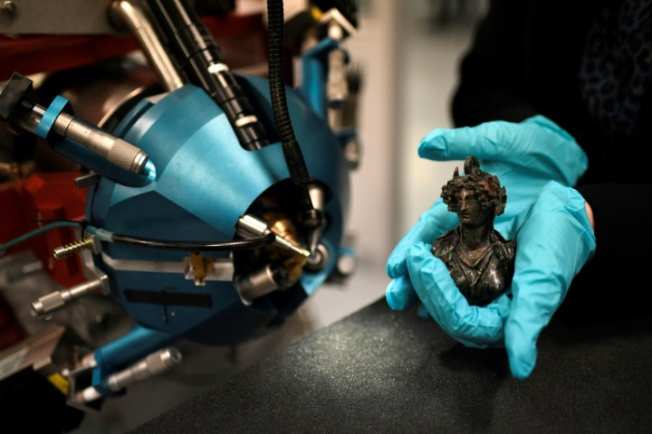 World's Only Particle Accelerator for Art Revs up in Paris