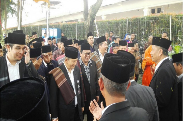 Ketua DPD RI Hadiri Acara Adat Unduh Mantu Kahiyang-Bobby