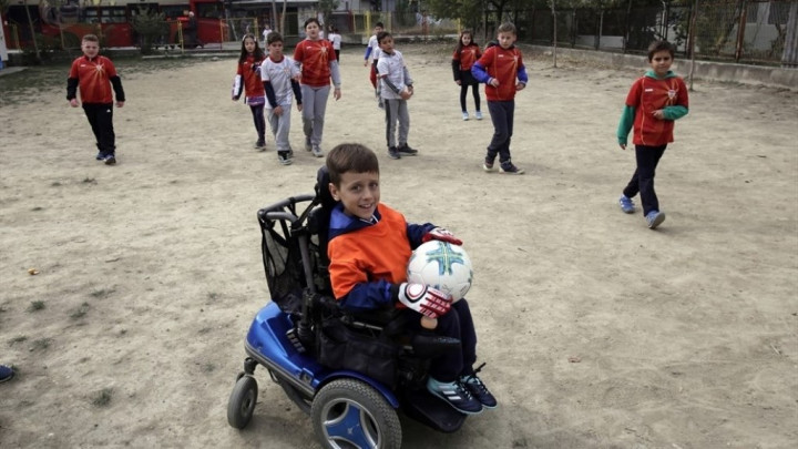 Mencintai Sepak Bola dari Kursi Roda