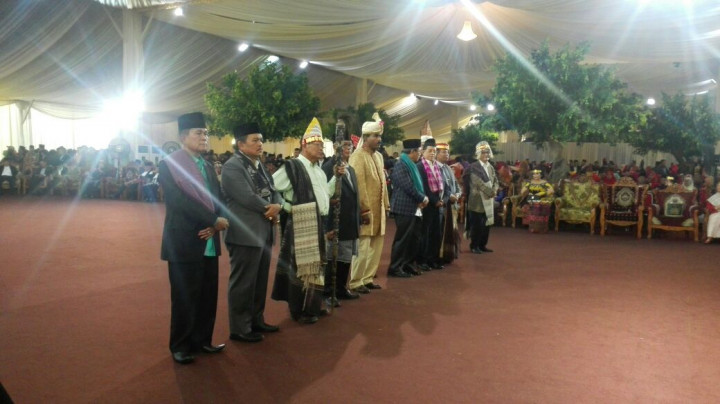 Bermacam Perwakilan Etnis Doakan Bobby-Kahiyang