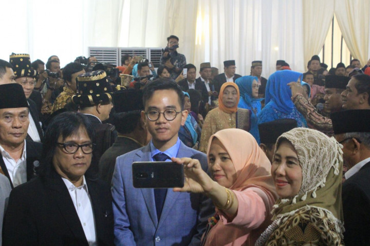 Gibran Dibanjiri Permintaan Swafoto di Pesta Kahiyang- Bobby