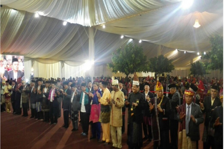 Kahiyang dan Bobby Dapat Sumbangan 20 Ekor Kerbau