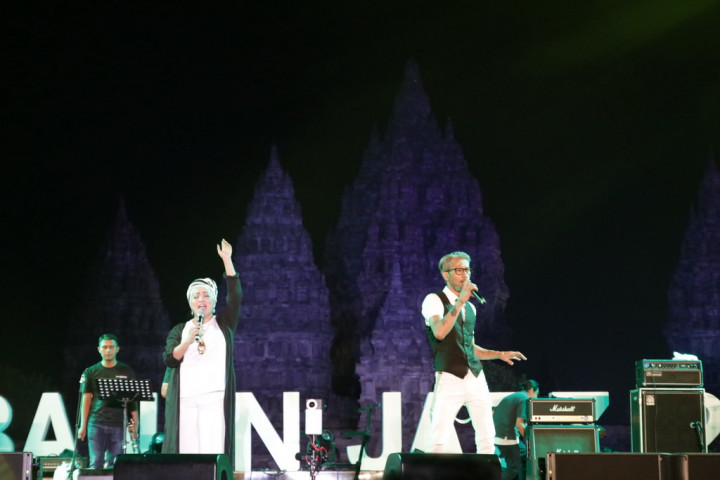 The Groove Gaet Roy Marten di Video Klip Kematangan Cinta