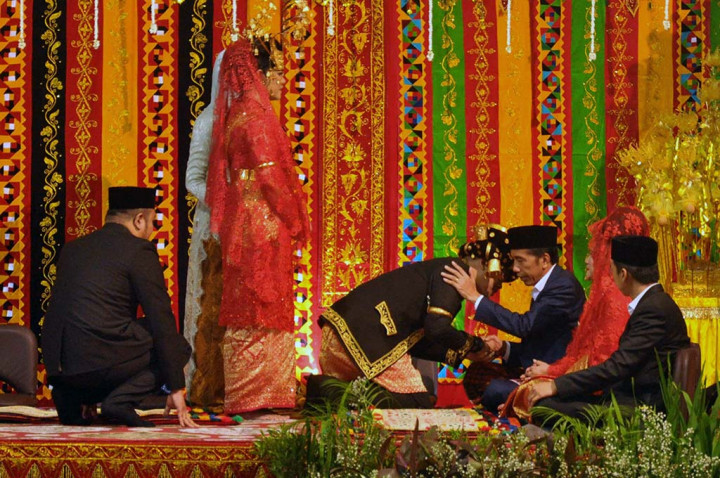 4 'Ajar Poda' Jokowi pada Kahiyang dan Bobby