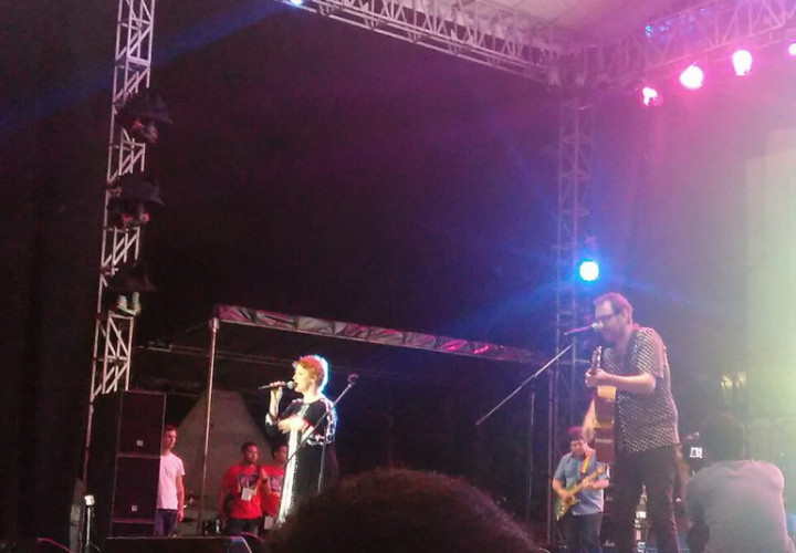 Pesona Sixpence None The Richer di The 90's Festival
