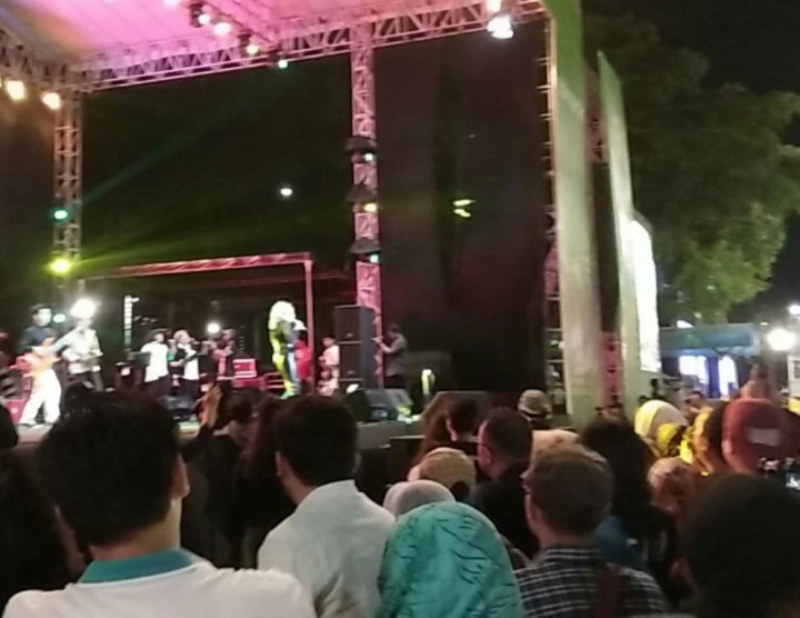 Malam Minggu Penuh Cinta Bersama Reza di The 90's Festival