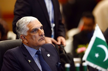 Tuduhan Penistaan Agama, Menteri Hukum Pakistan Mundur