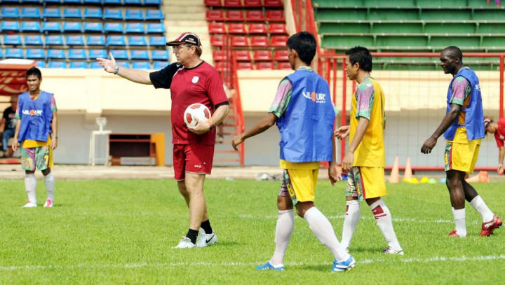 PSM Makassar Perpanjang Kontrak Kerja Robert Alberts