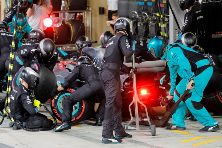 Mercedes Sabet Gelar Fastest Pit Stop Award