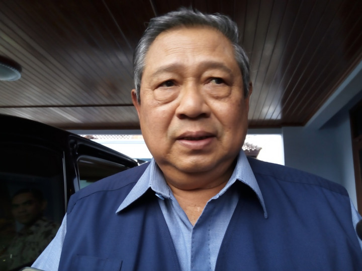 SBY Kirim 10 Truk Paket Bantuan ke Pacitan