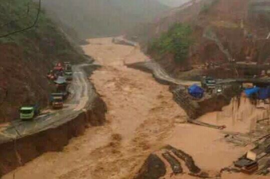 Banjir Pacitan Surut, Ribuan Warga Masih Mengungsi