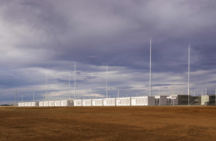 Tesla Bangun Pabrik Baterei Terbesar di Dunia