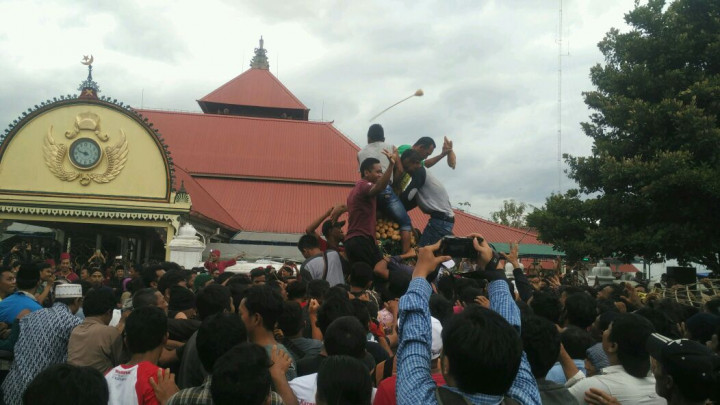 Garebek Maulud, Keraton Yogyakarta Keluarkan Delapan Gunungan