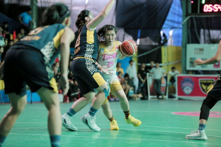 Hujan Tembakan Tiga Angka Antar Surabaya Fever ke Final