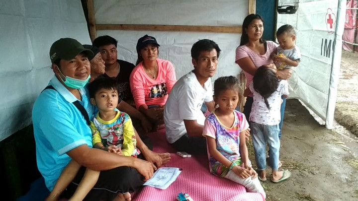 Menyempatkan Pulang Sekadar Memberi Makan Anjing Peliharaan