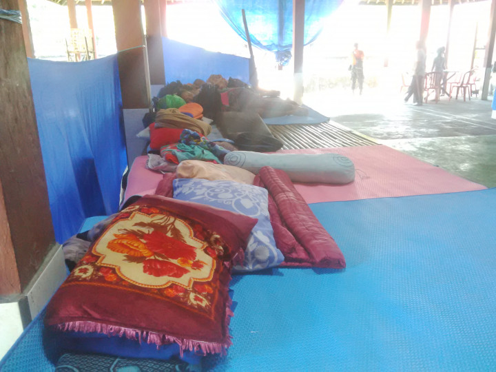 Uang dan Telepon Genggam Pengungsi Hilang di Posko Banjar Peken