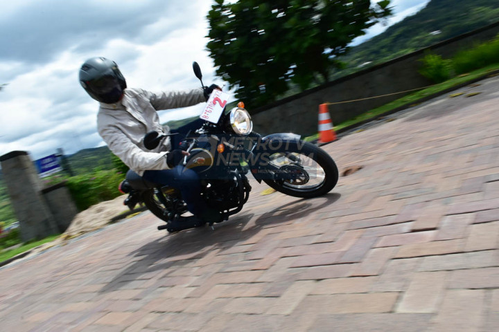 Berkendara Santai ala Kawasaki W175