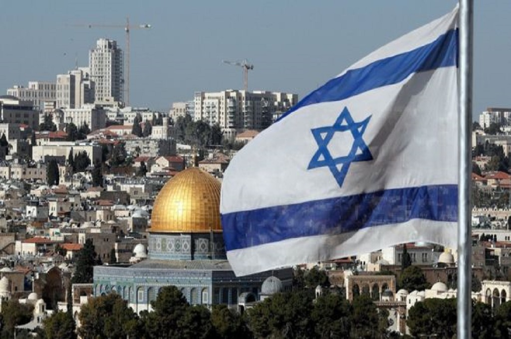 Bendera Israel berkibar di Yerusalem. (Foto: AFP)