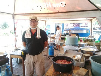 Lima Koki Penuhi Kebutuhan Makan 1.250 Pengungsi