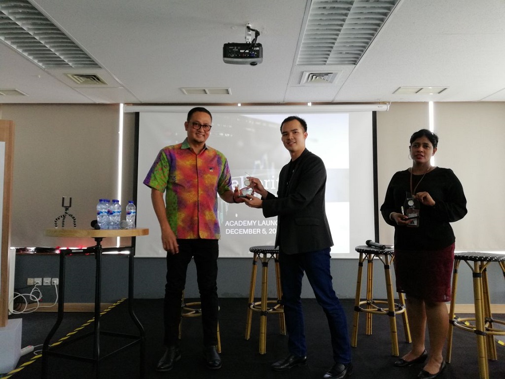 Ki-ka: Semuel A. Pangerapan, Nayoko WIcaksono, Hanifah Makarim.