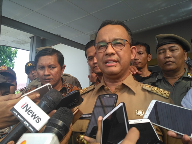 Anies Minta Peserta Nikah Massal Mendaftar di  Kelurahan