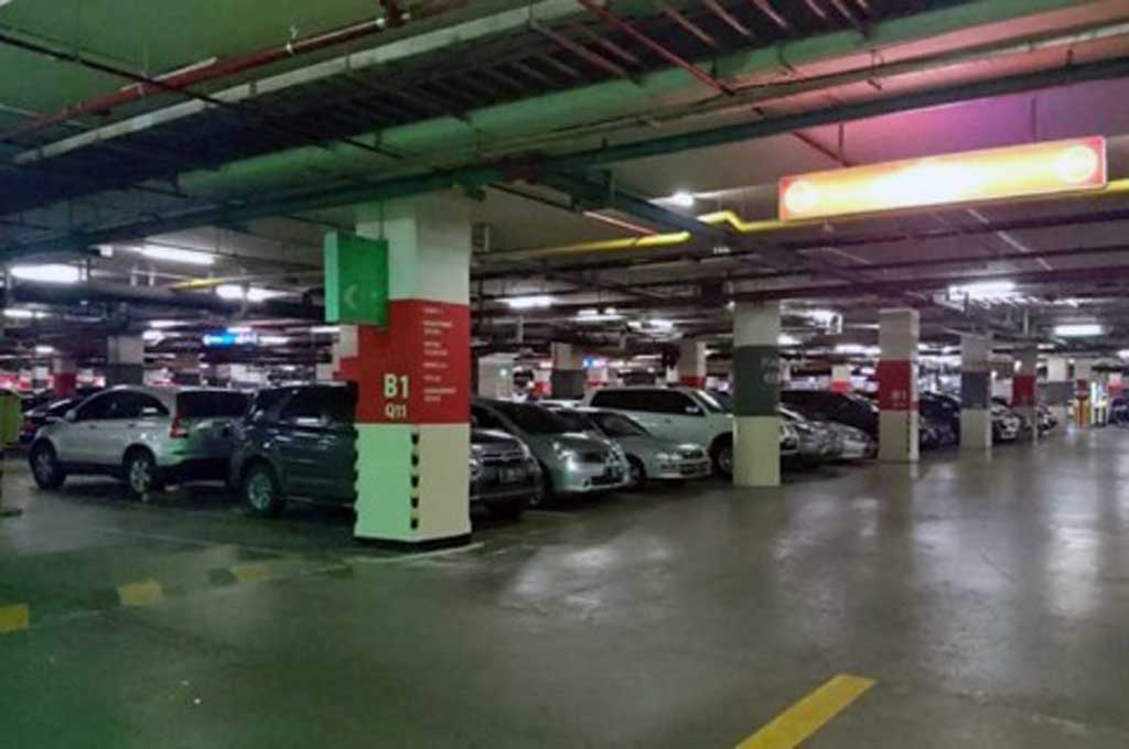 Para pemilik mobil sering kelupaan lokasi parkirnya, khususnya di parkiran pusat-pusat perbelanjaan. MTVN/Ekawan Raharja