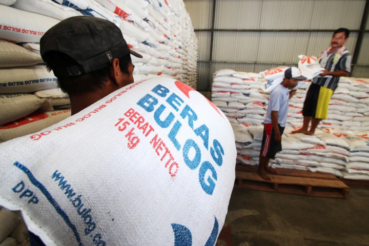 Bulog Tekan Harga Beras Melalui Operasi Pasar