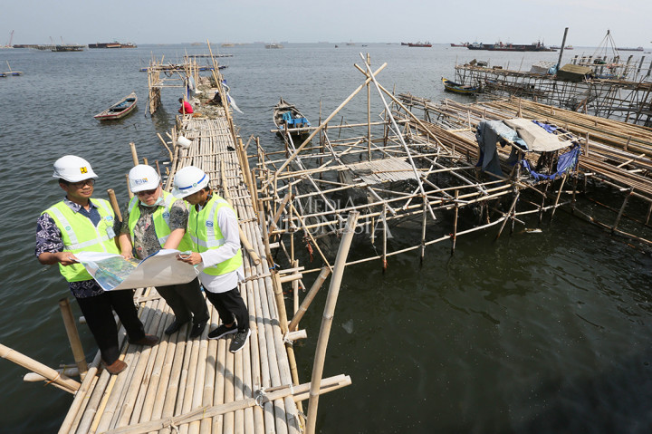 Sandiaga Siapkan Payung Hukum untuk Percepat Proyek Tanggul Laut